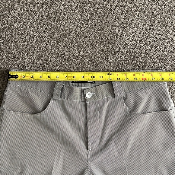 Quagmire Men’s Striped Shorts - Picture 7 of 8